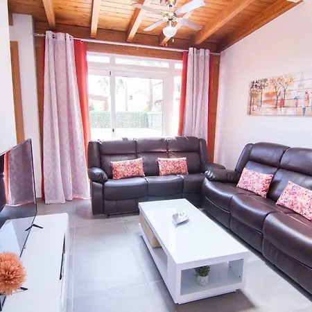 Los Delfines Bravos Apartment,50 Meter Far Beach Apartamento Corralejo