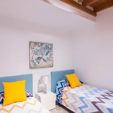 Los Delfines Bravos Apartment,50 Meter Far Beach Corralejo